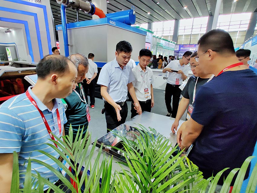蜜桃AV在线免费播放攜係列新品精彩亮相第33屆廣州陶瓷工業展